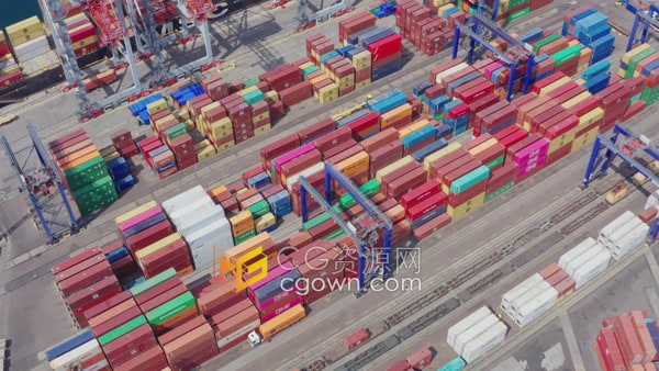 航拍大型海运集装箱工业港口码头油轮卸载和装载场景-视频素材
