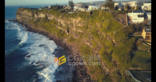 澳大利亚悉尼悬崖上房屋巨浪鸟瞰图航拍摄影视频素材4K